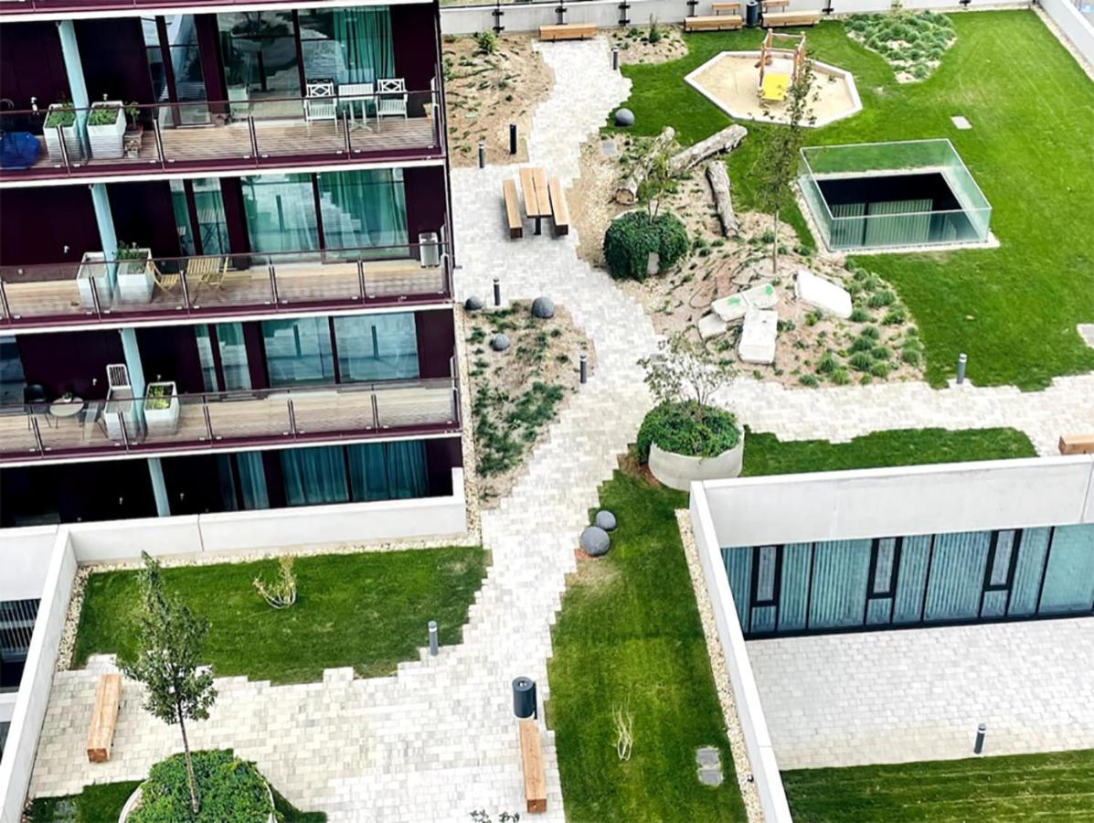 Sunrise Above Sky With Rooftop Pool Vienna Exterior photo